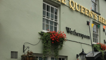 The Queens Head food