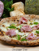 Pizza Gourmet Giuseppe Vesi food