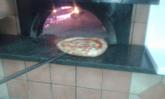 Pizzeria Mad In Sud food