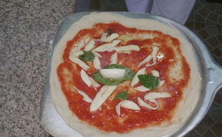 Pizzeria Vincenzo Di Matteo food