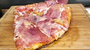 Pizzeria Il Trancio Rosso Di Grattoggi Claudio food