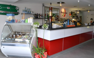 Italianicius Lounge Cocktail Pizzeria Pub inside
