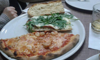 /pizzeria Napoli è food