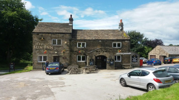 The Sun Inn outside