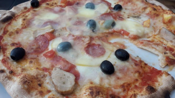 Pizzeria I Cavalieri food