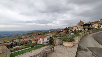 Vineria La Nas Cetta food