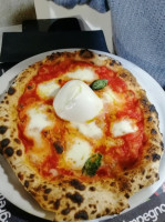 Pizzeria Pomodoro E Basilico food