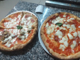Pizzeria O Masaniell food