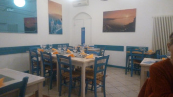Taverna Santorini inside