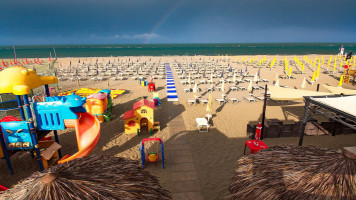 Bagno Waikiki Beach outside