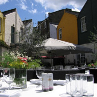 Amici Italian Restaurant, Courtyard & Wine Bar Kennington food