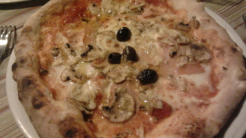 Pizzeria Napule E food