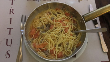 Tritus Spaghetteria food