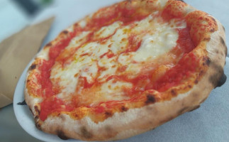 Trattoria Pizzeria La Lampara Di Benincasa C. food