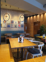 Nando's Edgware inside