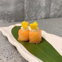 Miyumi Sushi inside