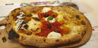 Pizzeria Rossopomodoro food