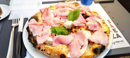 Pizzeria Strapizzami … Forno A Legna food