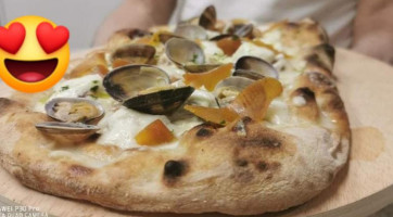 Ajò Da Mario E Giulia Pizzeria Di food
