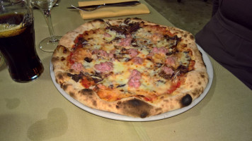 Pizzeria La Colomba food