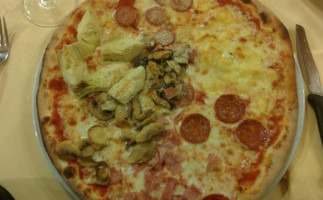 Pizzeria Sole 2 food