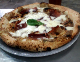 Pizzeria Buona Fortuna food