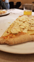 Pizzoleria Pizzeria Konza food