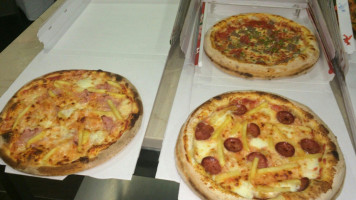 L'Amalfitana Pizzeria D'Asporto food