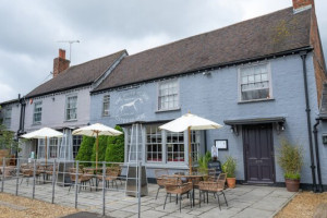 The White Horse Otterbourne outside