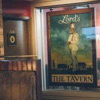 Lord's Tavern food