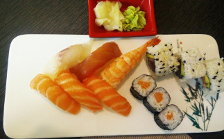 Umami Sushi inside