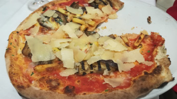 Mediterraneo Pizzeria Castano Primo food