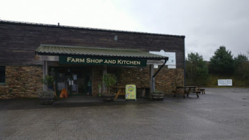 Dean Court Farm Shop Cafe outside
