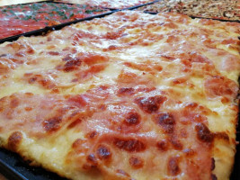 Pizza E Dintorni food