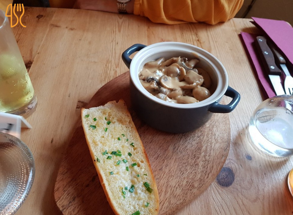restaurant image