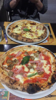 O' Sole E' Napule Pizzeria food