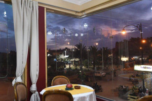 Anaro Resturant Cafe inside