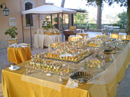 Villa Rosa Club food