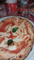 Tratto Pizza Da Luigi food