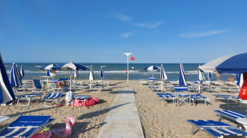 La Taverna Del Conchiglia Beach outside