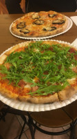 Happy Pizza Di Luga Matteo food