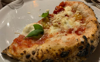 L'originale Pizza Napoletana food