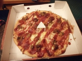 Titanic Pizza food