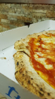 Pizzeria 4 Forni food
