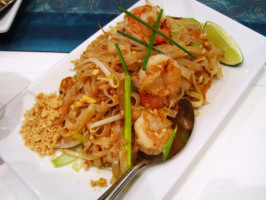 Anissa's Thai Kitchen food
