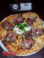 Pizza Da Vittorio food