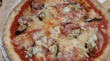 Mas Pizza Di Valdinoci Maurizio food