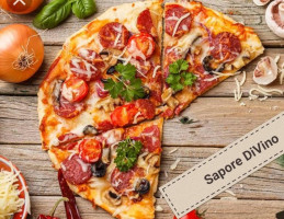 Sapore Divino Pizzeria food