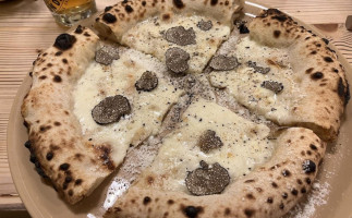 Liolà Pizzeria Contemporanea food