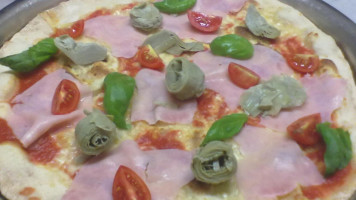 Pizzeria Torrechiara food